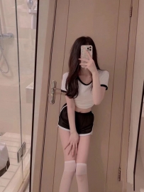 心心 170cm/48kg/Ccup/23歲  長相可人 口技很會含 很會吹 超級熱情主動 一進門就挽?