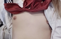 小鹿 153.40.A.19歲   嬌小型嫩妹，可愛皮膚超粉嫩  雖然她平胸但是她有青春妹子的活