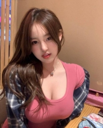 方媛 160.E.48.24岁    很骚做爱 经常私下自己插穴主动热情