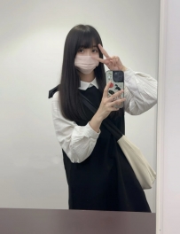 露比 162.B.46.20歲 櫻桃小嘴，精緻亮眼的瓜子臉蛋，白裡透紅的嫩滑肌膚 清純學生妹