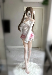 霖霖 158.B+.44.20歲 🎀擅長調情懂妝扮！強烈建議帶上喜歡的COS 服來給她換上