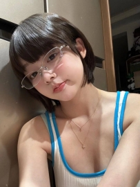 #童顔巨乳 貝貝 158 E 20歲 48kg #小隻馬巨乳妹 短髮童顔幼齒可愛