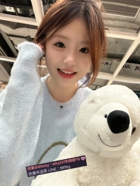 嘟嘟 158cm.C奶.44kg.19歲 學生妹兼職個性比較內向的可愛妹妹 看起來很害羞 女生很聽