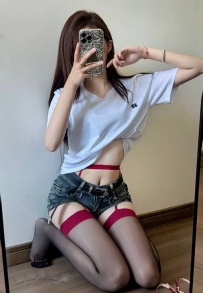 兮兮 165.46.C.20歲   性格乖巧懂事 雪白肌肤 A4小腰精 大眼睛 可爱迷人 唱歌好听