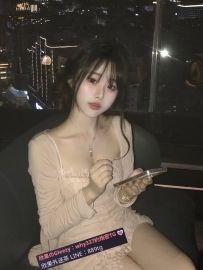 梓彤 163.D.47.24歲   顏值超高的性感御姐 氣場強大 身材前凸後翹 臉蛋精緻五官立體