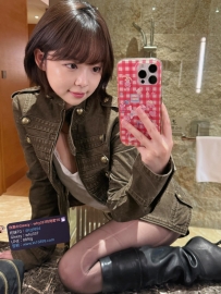 穆蘭｜158cm.46kg.C.25歲 雙北｜服飾品牌行銷助理 短髮俐落、眼神乾淨，近看是乖巧系