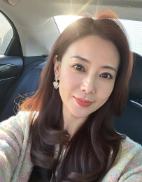 乳交、口爆、深喉 曼蒂 44歲｜160cm / 58kg / E奶可配合女王式踩踏、調教玩法，癖好越