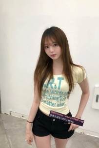 小妖 164cm／43kg／C奶   21歲   第一次下海的學生妹外貌清純漂亮有著粉嫩大顆 水汪汪