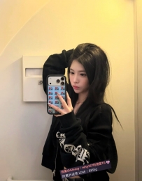 點心   160cmC奶19歲 #前幾天剛面試的  小小只蠻可愛的 身材瘦瘦的 聲音也很好聽