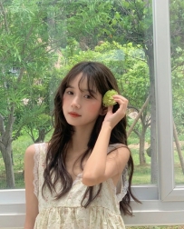 悅心 · 21歲 157cm / 45kg / C奶 青春小女友，笑容甜甜