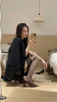 雅雅 163/48/D奶/26歲 氣質御姊 很會撩 情趣按摩 輕咬 低語 很魅惑 很迷人的尤物哦