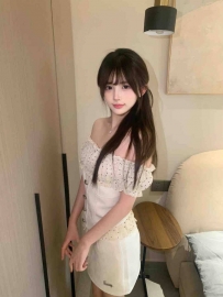 小優 165.45.C.20歲    💧简介：白皙美少女 颜值清纯 纯欲狂野