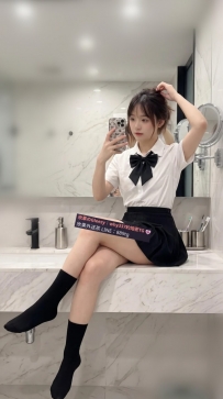 小玲 158.44kg.C奶.19y 學生妹風格 嬌小可愛型 屬於典型小隻正妹，整體比例精巧玲瓏