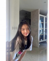 睏睏 159cm C奶 45kg 22歲    清純女友感 喜歡撒嬌賣萌臉蛋可愛   健談 陽光活潑派