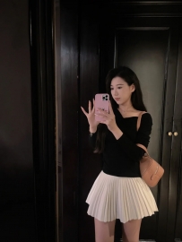 愛優 167.48.D.27歲 外型亮眼很漂亮 主動風騷 熱情類型 渾圓飽滿的上圍 修長的美腿 身