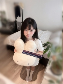 #純欲天花板  小西  155cm.41kg.C奶.18歲 黑長直學生妹 看似超乖 其實床上 超級熱情