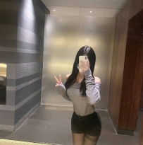 秀秀  165cm.C奶.48kg.24歲   氣質OL小姊姊，美腿送絲襪 短期兼職可玩足交角色扮演