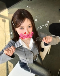 漾漾 ：160cm 45kg C奶 24歲   #IG人氣正妹 外型氣質清冷 皮膚白到發光 但床上一反冷