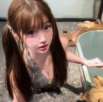 #臺中學生妹 瑤瑤 157.C奶.44.20歲幼齒可愛#蘿莉身材  乖巧可愛#床上的淫叫聲讓你聽著