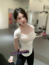 若晴 162.D奶.23歲.47kg  她五官精緻漂亮，穿著時尚又有運動感，熱情又會主動配合