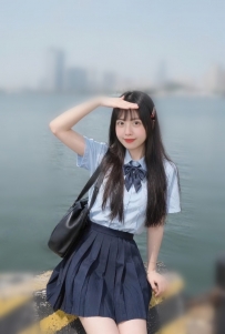 制服学妹有独特性爱玩法！  名字：小蝶 (JK)甜美外表性感内在