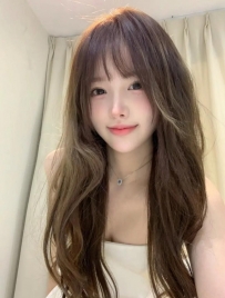 Vivian · 25歲 167cm / 49kg / D奶 #清純   OL御姐氣質，腿又長又直