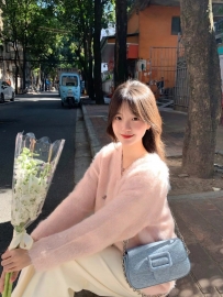 克洛伊157.46.B.20歲  #可愛甜美，初次上陣，會撒嬌，提供親密的無套吹