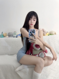小麥  163 44 C+ 20歲 惹火身材  電眼美人  胸型漂亮 很淫蕩的妹妹  曲線很棒   很溫