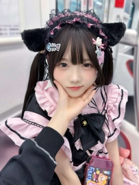 靜萱 158 44kg B 19歲 #極品小蘿莉 溫柔可愛  超級聽話 初戀般的感覺 超級粘人 熱情主