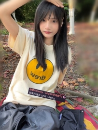 糖蜜 158cm/45kg/Ccup/20歲 純慾學生妹 長相甜美可人 聲音好聽 很會撒嬌喔 上聽話很乖