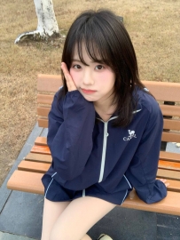 雅雅 162  46  C  20歲  皮膚白皙 三點粉嫩超級幼齒的  讓人看了就是很想保護的感覺