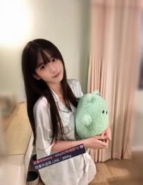 牙牙 155cm 43kg C 19歲 清純可愛學生妹  可調教  床上特別聽話